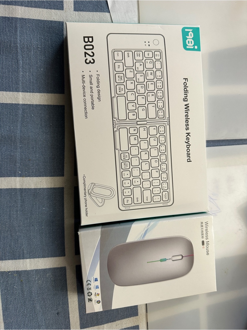 Wireless Bluetooth Folding Keyboard Mouse Combo with Phone Stand Rechargeable - Picture 4 of 5